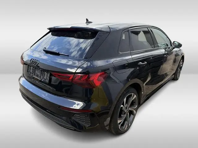 Audi A3 Sportback 45 TFSI e S edition Competition | Pano | Leder | HUD