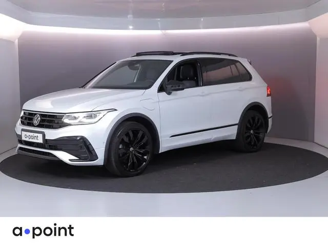 Volkswagen Tiguan 1.4 TSI eHybrid R-Line Business 245 pk Automaat (DSG) | Navigatie | Panoramadak |...
