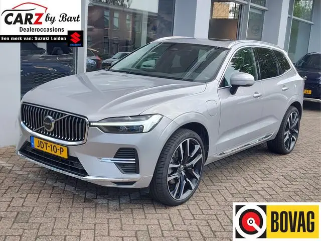 Volvo XC60 2.0 T6 PLUG-IN HYBRID AWD CORE BRIGHT Open dak | Google Maps | Keyless