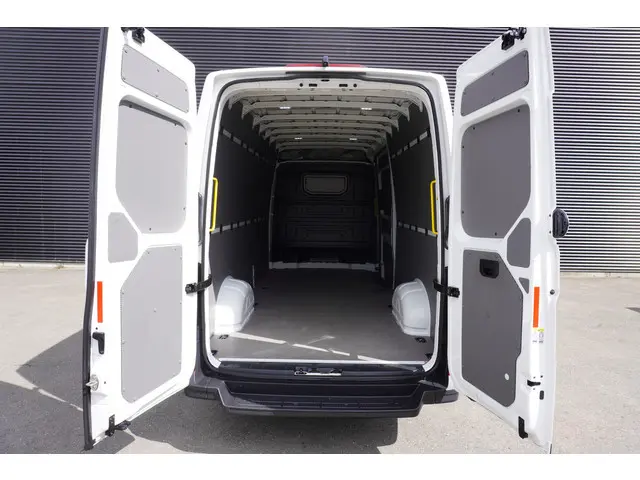 Volkswagen Crafter 35 140pk Automaat Facelift L4H3/L3H2 Apple Carplay Camera Cruise control Standkac...