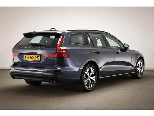 Volvo V60 2.0 B3 Momentum Advantage | CLIMATE / DRIVER ASSISTANCE / PARK ASSIST- PACK | DAB | APPLE...