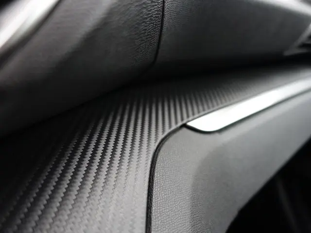 Peugeot 3008 1.2 PureTech GT Premium- Design Colour, CarPlay, Park Assist, Led, Carbon, Lane Assist,...