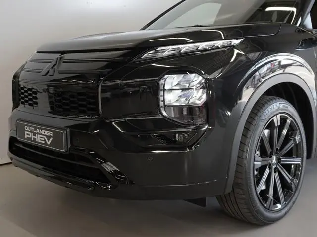 Mitsubishi Outlander 2.4 PHEV Instyle Black Edition | Actieprijs | Full Black | 20 inch | Full optio...