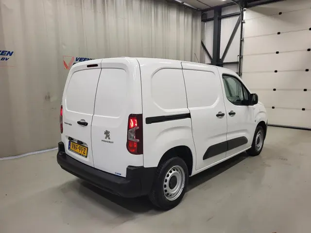 Peugeot Partner 1.2PureTech 111pk Benzine!