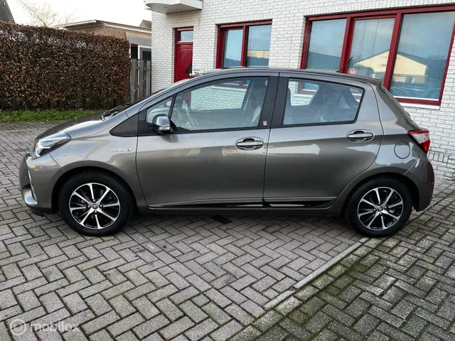 Toyota Yaris 1.5 Hybrid Design Sport