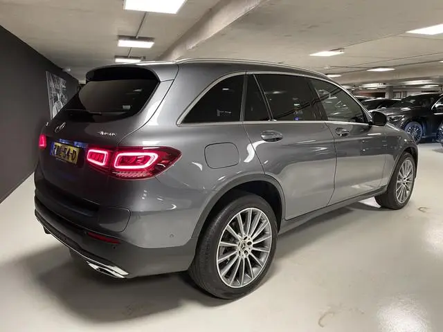Mercedes-Benz GLC-klasse 300e 4MATIC AMG Line | Panoramadak | Trekhaak | Stoelverwarming