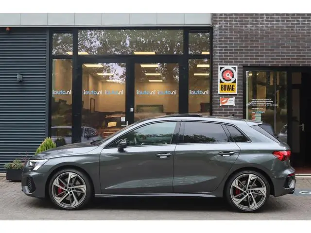 Audi S3 2.0 TFSI quattro Edition One Pano/Matrix LED/B&O/Keyless/Camera/Headup/Elek. stoelen+mem/Ele...