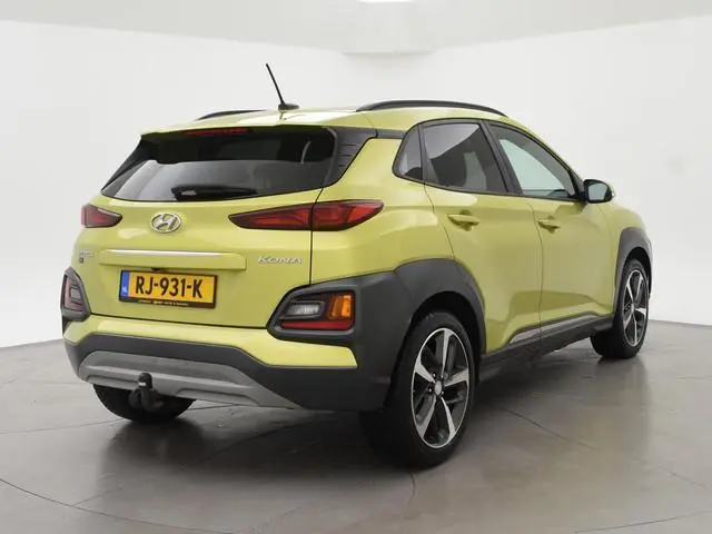 Hyundai Kona 1.0T FASHION + TREKHAAK | CAMERA | APPLE CARPLAY | ANDROID AUTO | 18 INCH LMV