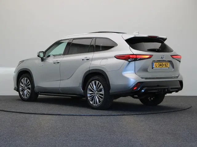 Toyota Highlander 2.5 AWD Hybrid Executive | Panoramadak | Leder | JBL Audio | Stoelverwarming | Voo...