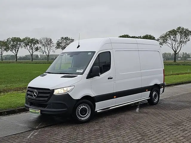 MERCEDES-BENZ SPRINTER 215 L2H2 Mbux Automaat Distronic Camera Euro6 150Pk Mf-Stuurwiel!