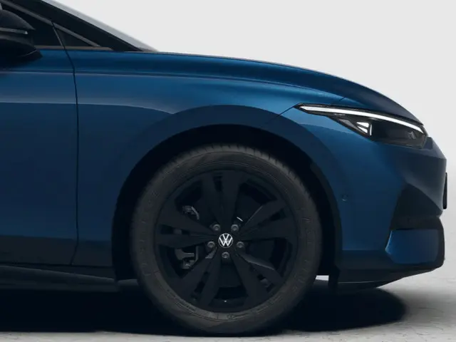 Volkswagen ID.7 Pro Limited Edition 77 kWh accu 286 PK · Draadloze telefoonlader · 360 area view · S...