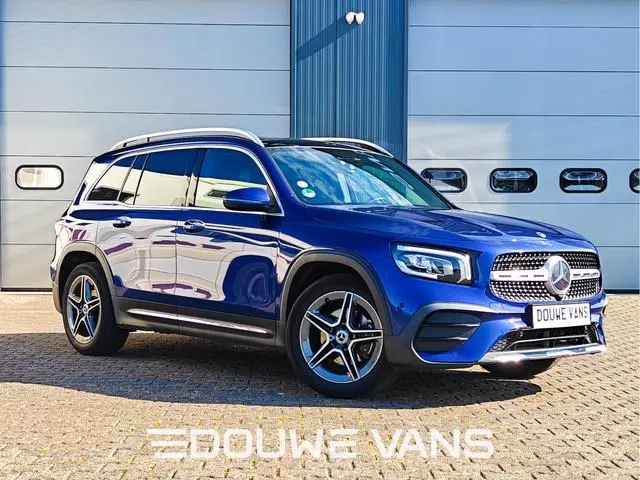 Mercedes-Benz GLB 200 Automaat Panorama AMG-Line Trekhaak Ambiente Verli. Stoelverw. Navi Night Pakk...