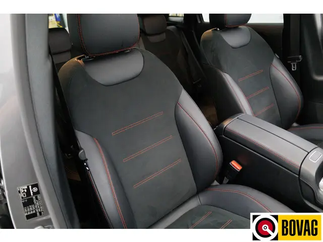 Mercedes-Benz GLA-klasse 250 e AMG Line automaat  | Panoramadak | Elektrisch verstelbare Sportstoelen | Stoelverwarming Cruise. Camera, Navigatie, Sfeerverlichting, Led+, Zitkinematica, Focal Audio