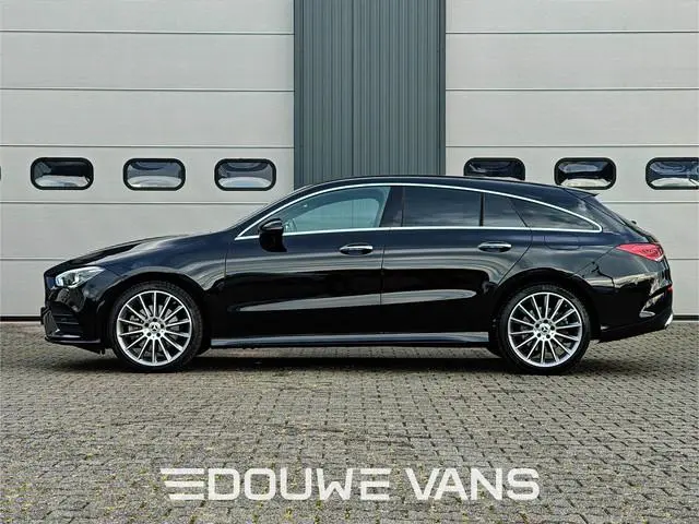 Mercedes-Benz CLA-Klasse 250e AMG Line Shooting Brake Memory Trekhaak LED Ambiente Verli. Camera