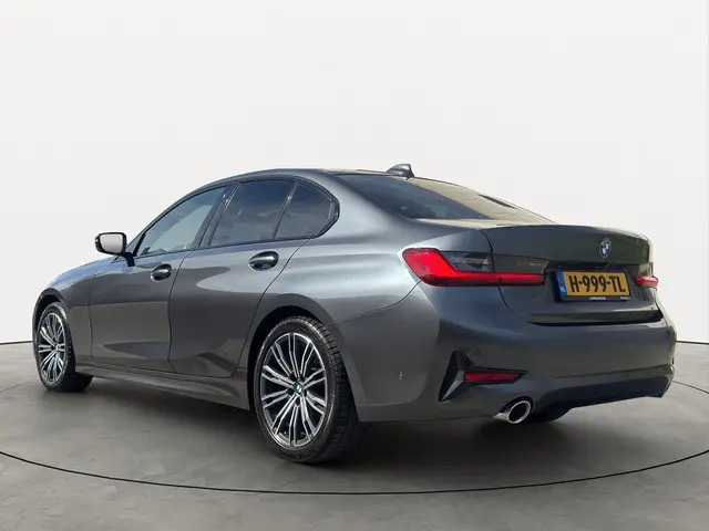 BMW 3-serie 320i 184PK Sport-Line Shadow Camera Virtual Dode-Hoek