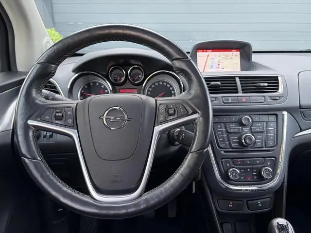 Opel Mokka 1.4 T Cosmo ✓1e Eigenaar✓Pano✓Camera✓Navi✓Leder✓Stoelverwarming✓Leder✓Trekhaak✓Dealer Ond...