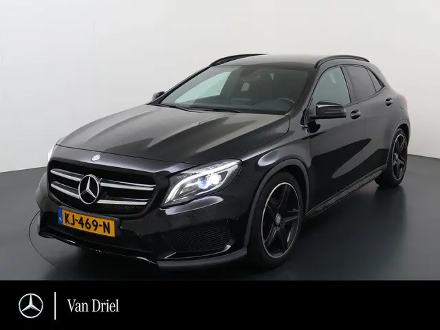 Mercedes-Benz GLA-klasse 180 AMG line | Night