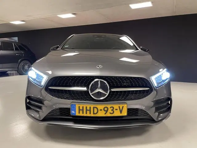 Mercedes-Benz A-klasse 250 e Premium Plus | Pano | Sfeerverlichting | Stoelverwaming
