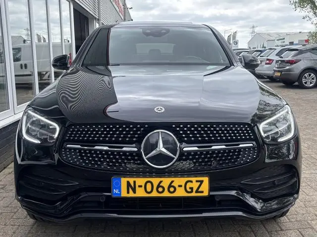 Mercedes-Benz GLC-klasse Coupé 300e 4MATIC Premium Plus | AMG Pakket | Elektrische Trekhaak | Schuif...