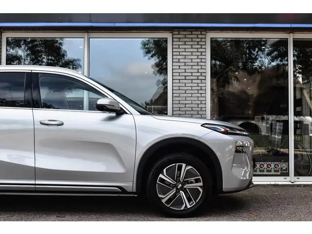 Geely Starray EM-i