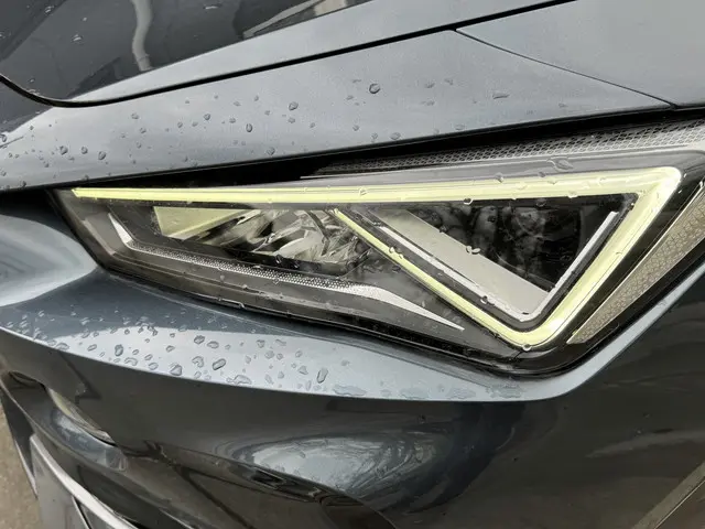 CUPRA Formentor 1.4 e-Hybrid 204pk Business Navigatie Camera Stuurverwarming