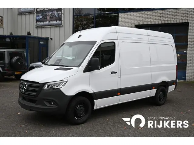 Mercedes-Benz Sprinter 317 CDI L2H2 Pro 3500 KG trekhaak, LED, Geveerde stoel