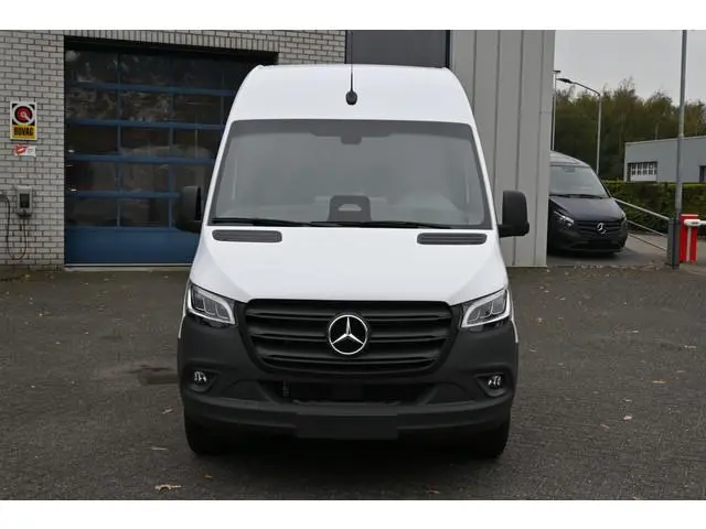 Mercedes-Benz Sprinter 317 CDI L2H2 Pro 3500 KG trekhaak, LED, Geveerde stoel