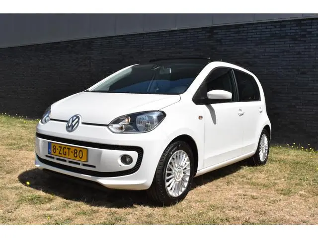 Volkswagen Up! 1.0 high up! BlueMotion Panodak Navigatie Pdc Lage km-stand