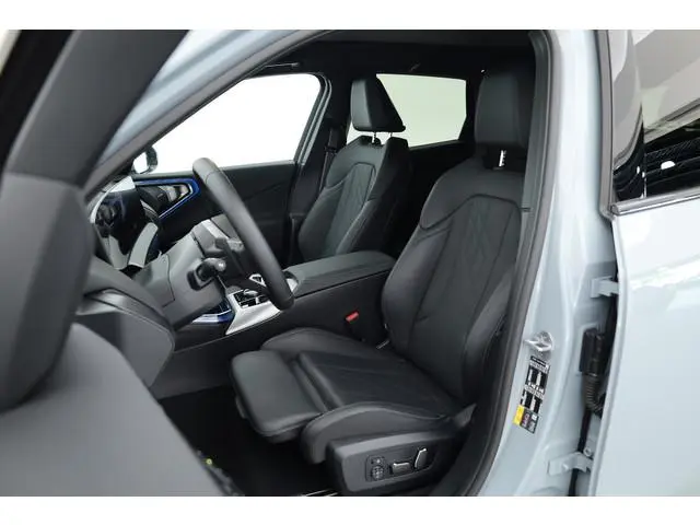 BMW X3 30e xDrive M-Sport Pro | Rijklaar! | Elek. Trekhaak | Pano | Widescreen | Shadowline | HUD |...
