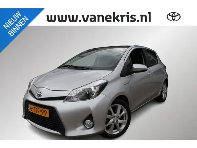 Toyota Yaris 1.5 Hybrid Dynamic, Panoramadak, Navi , Half Leder, Cruise Control