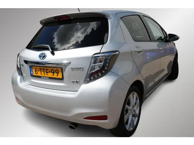 Toyota Yaris 1.5 Hybrid Dynamic, Panoramadak, Navi , Half Leder, Cruise Control