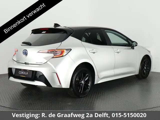 Toyota Corolla 1.8 Hybrid Active Bi-Tone | Apple Carplay & AndroidAUTO | Navigatie | Privacy Glass |
