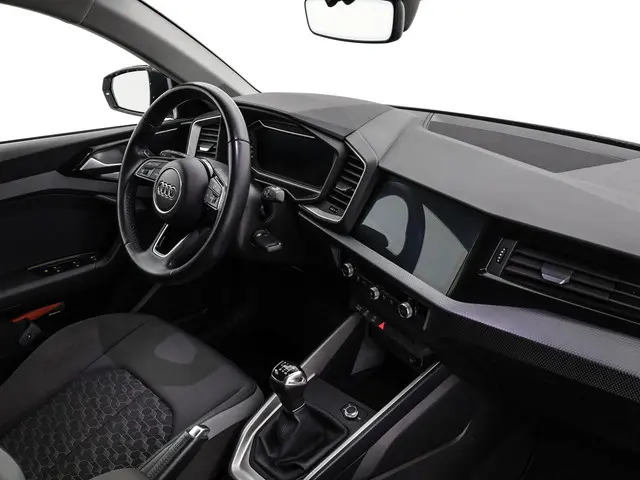 Audi A1 citycarver 30 TFSI 115pk epic · Apple/Android Car Play · Navigatie · P-Sensoren · Virtual Co...