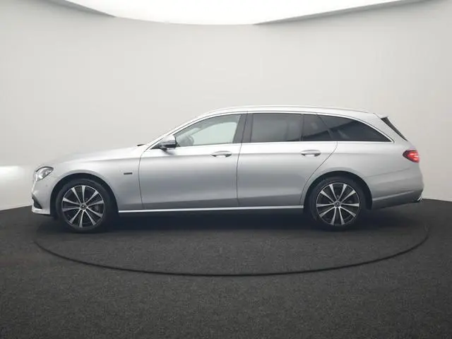 Mercedes-Benz E-klasse Estate 300 e Luxury Line PHEV 320pk Dealer O.H. | SOH 88,7% | Schuif-/kantel...