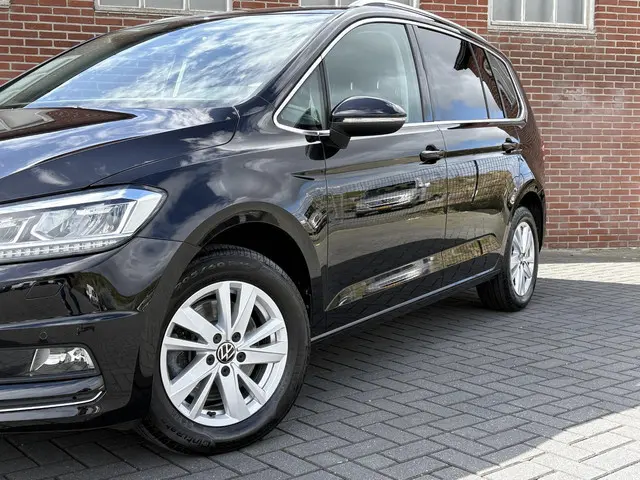 Volkswagen Touran 1.5 TSI Highline |7p|Trekhaak|ACC|