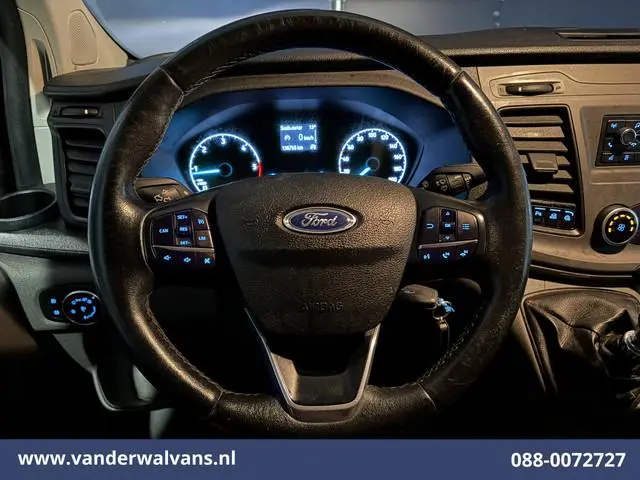 Ford Transit Custom 2.0 TDCI 130pk L1H1 Euro6 Airco | LED | 2500kg Trekhaak | Cruisecontrol | Verwar...