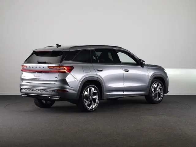 Škoda Kodiaq Sportline Business PHEV 1.5 TSI 204 pk | Trekhaak | Blind Spot | Adaptive Cruise | Stoe...