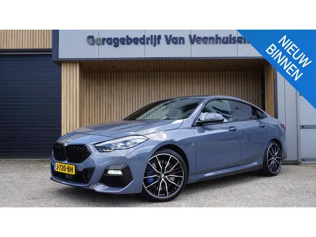 BMW 2-serie Gran Coupé 218i 140pk M-sport Shadow Line Schaalstoelen Leder LED 19 inch LM *M-Blue Bra...