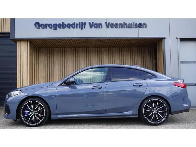 BMW 2-serie Gran Coupé 218i 140pk M-sport Shadow Line Schaalstoelen Leder LED 19 inch LM *M-Blue Bra...