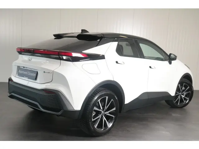 Toyota C-HR 2.0 Plug-in Hybrid 220 Dynamic Limit, Groot scherm Stoelverwarming, Apple Carplay / Andr...