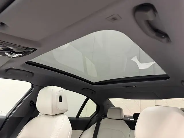 BMW 5-serie 530e Edition PANO/HEAD-UP/ACC/H&K/LEER-SPORT/CURVED-DISPLAY/VENTILATIE+MEMORY/360CAMERA/...