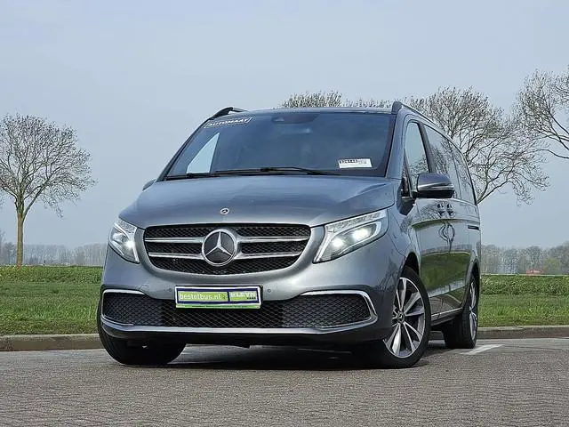 MERCEDES-BENZ V-KLASSE 300 CDI dubbele cabine nap !
