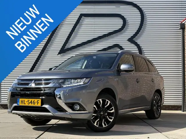 Mitsubishi Outlander 2.0 PHEV instyle+ 1e Eigenaar|Navi|Opendak|Camera|Trekhaak|Clima|Cruise|Leder|P...