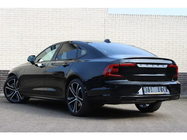 Volvo S90 2.0 T8 AWD Plus Dark | Schuifdak | Luchtvering | Long Range | Leder