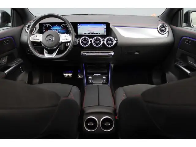 Mercedes-Benz EQA 250 Sport Edition 67 kWh | Panoramadak | Trekhaak | Widescreen | Keyless Go | Came...