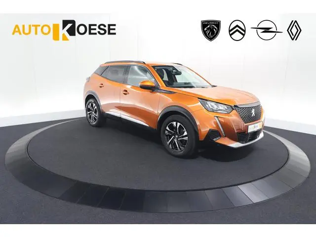Peugeot 2008 PureTech 130 Allure Pack | Trekhaak | Adaptieve Cruise Control | Camera | Stoelverwarmi...