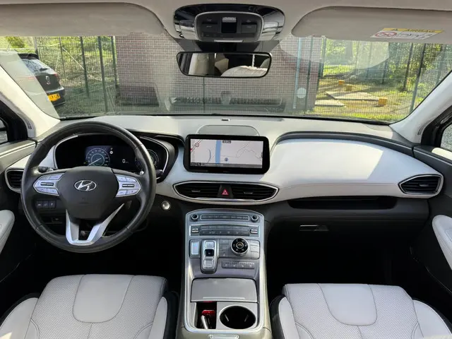 Hyundai Santa Fe 1.6 T-GDI PHEV 266PK PREMIUM LEDER/360CAMERA/NAVI/PANORAMADAK/STOELVENT.