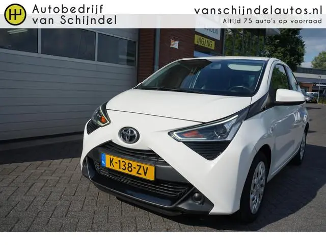 Toyota Aygo 1.0 VVT-I X-PLAY LUXE 5DEURS ORIGINEEL NEDERLANDS PERF ONDERHOUDEN CAMERA ANDROID/APPLEC...