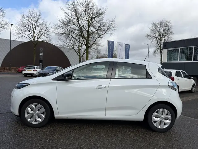 Renault ZOE R90 Life 41 kWh KOOPACCU | SOH 88% | 3-FASE LADER | RENAULT DEALER ONDERHOUDEN | NAVIGAT...