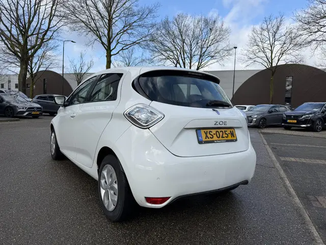 Renault ZOE R90 Life 41 kWh KOOPACCU | SOH 88% | 3-FASE LADER | RENAULT DEALER ONDERHOUDEN | NAVIGAT...